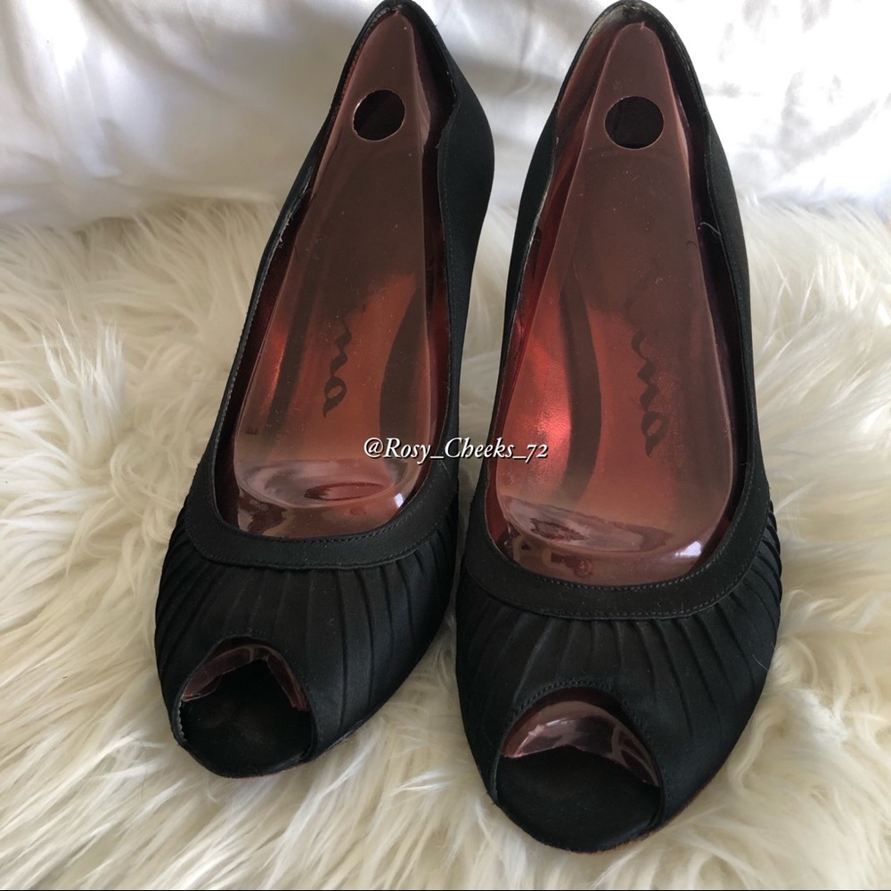 Nina Satin Women’s Vintage Black Pumps/Heels